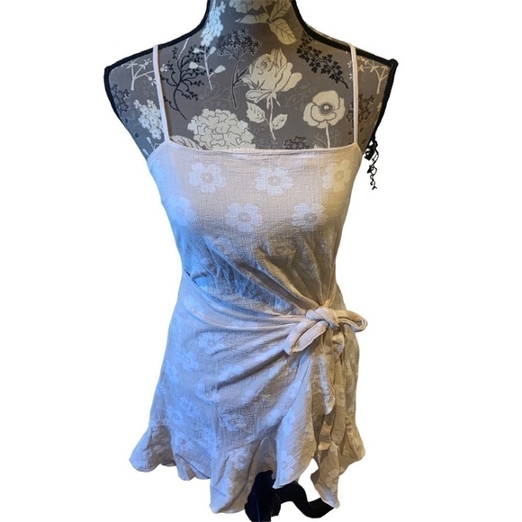 PRINCESS POLLY Slip Dress Beige Floral Size XS - Picture 2 of 7